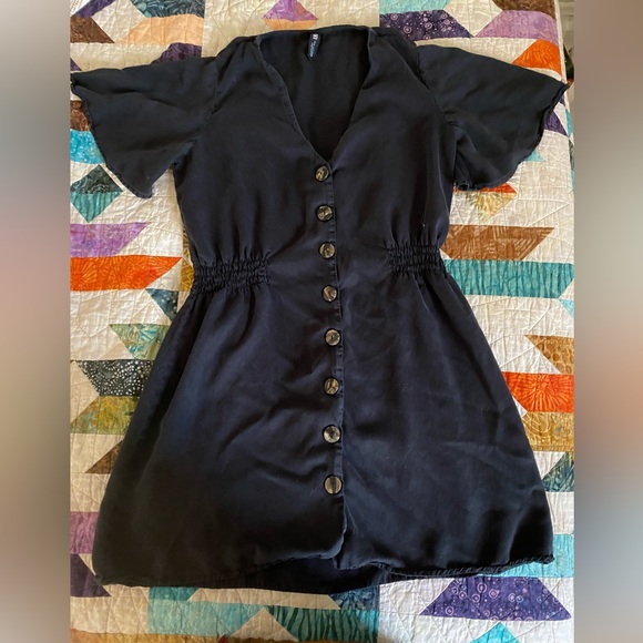 Zara Dresses & Skirts - Zara Flutter Sleeve Mini Dress